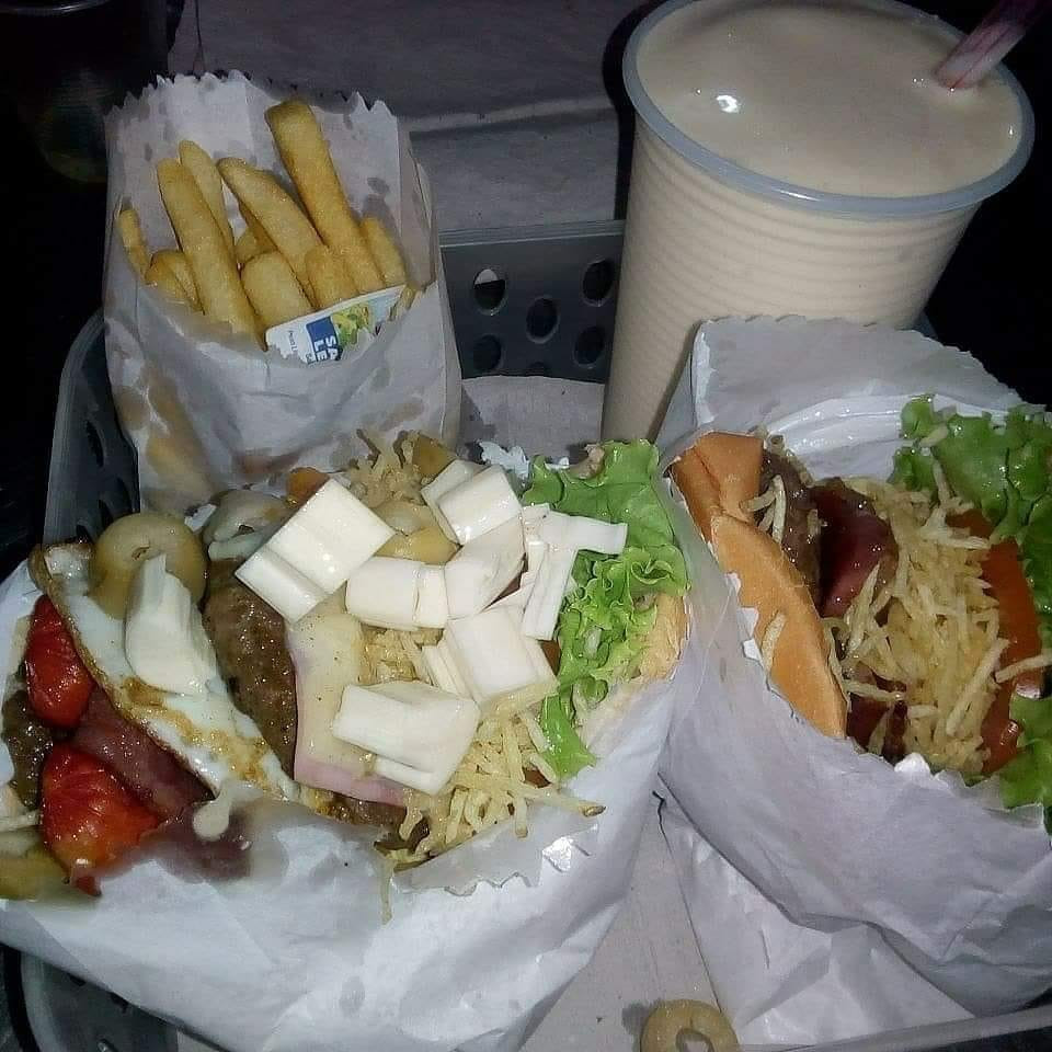 Max Lanches