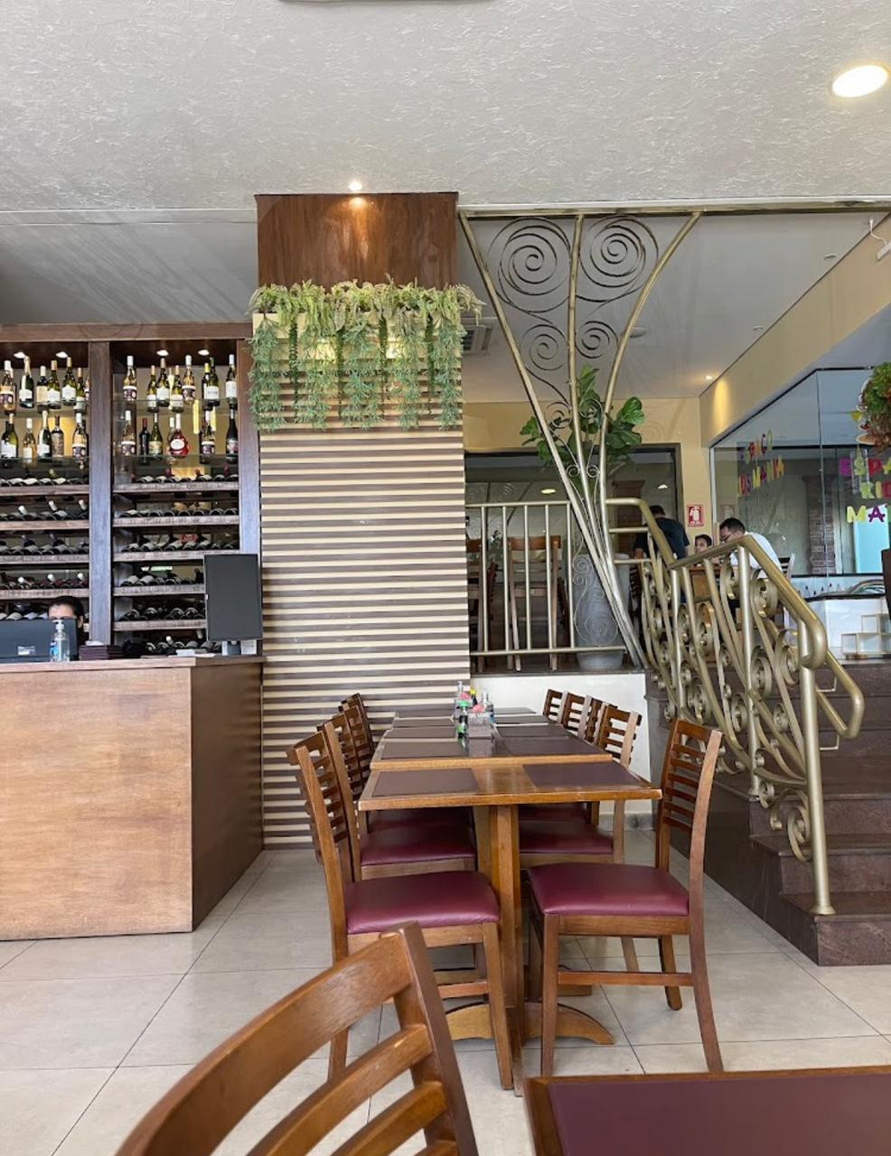 Tins Mania - Restaurante & Pizzaria